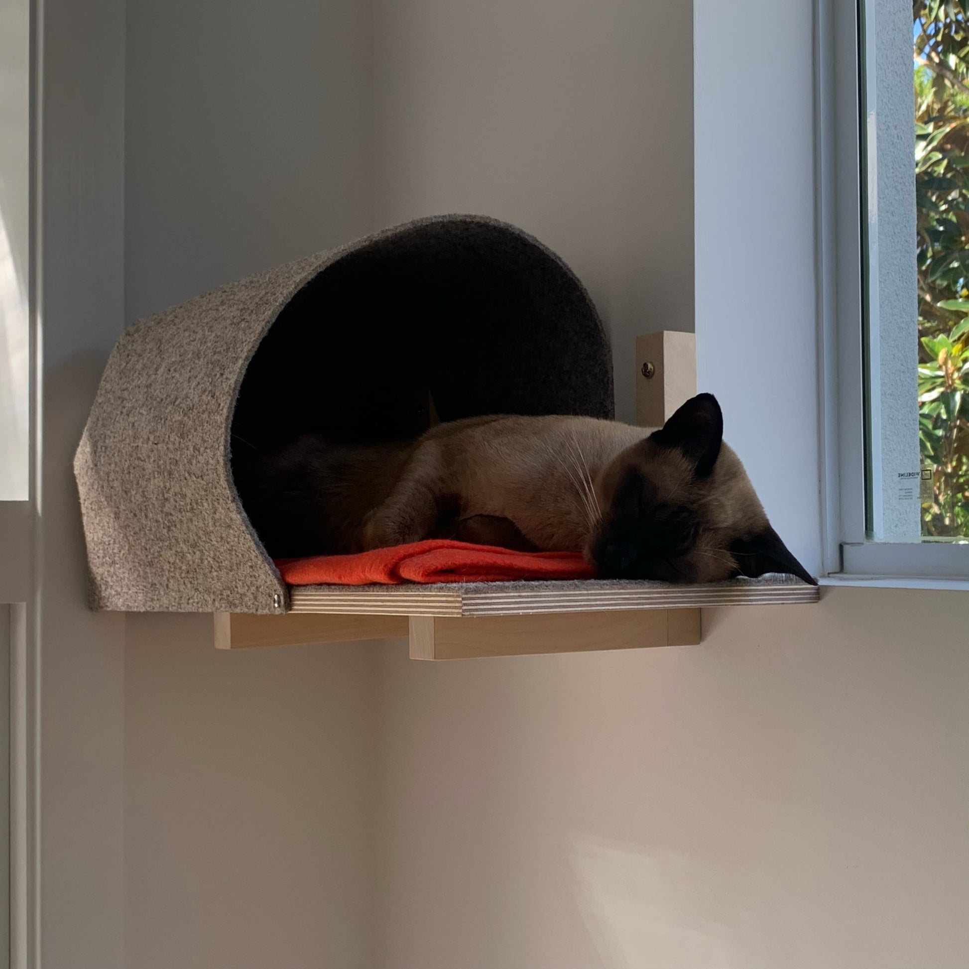 kissapuu igloo cat wall shelf kissapuun kissan seinahylly iglu